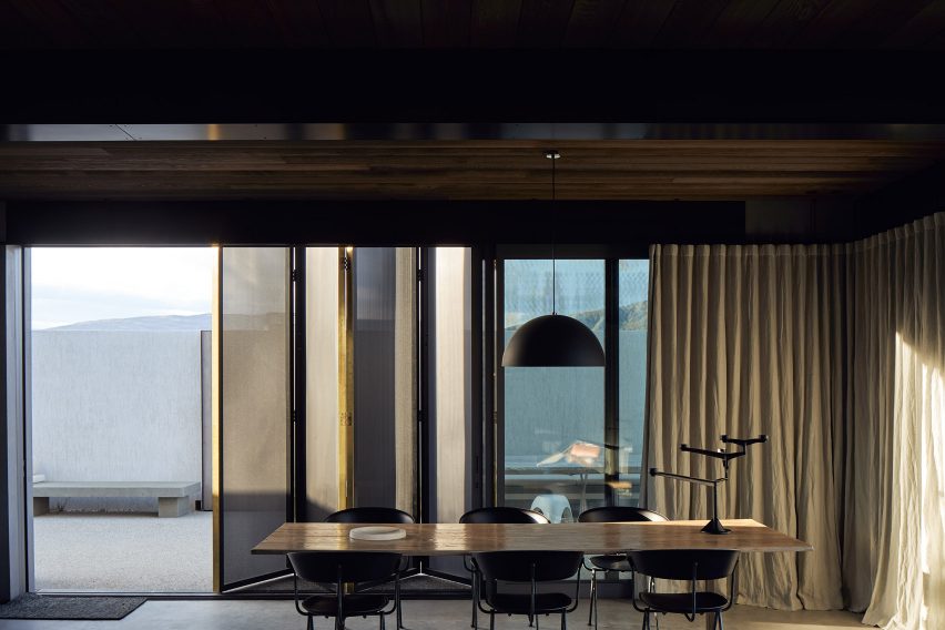 Te Pakeke house in Wanaka, New Zealand designed by Fearon Hay Architects