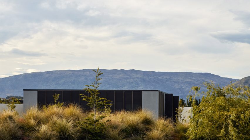Te Pakeke house in Wanaka, New Zealand designed by Fearon Hay Architects