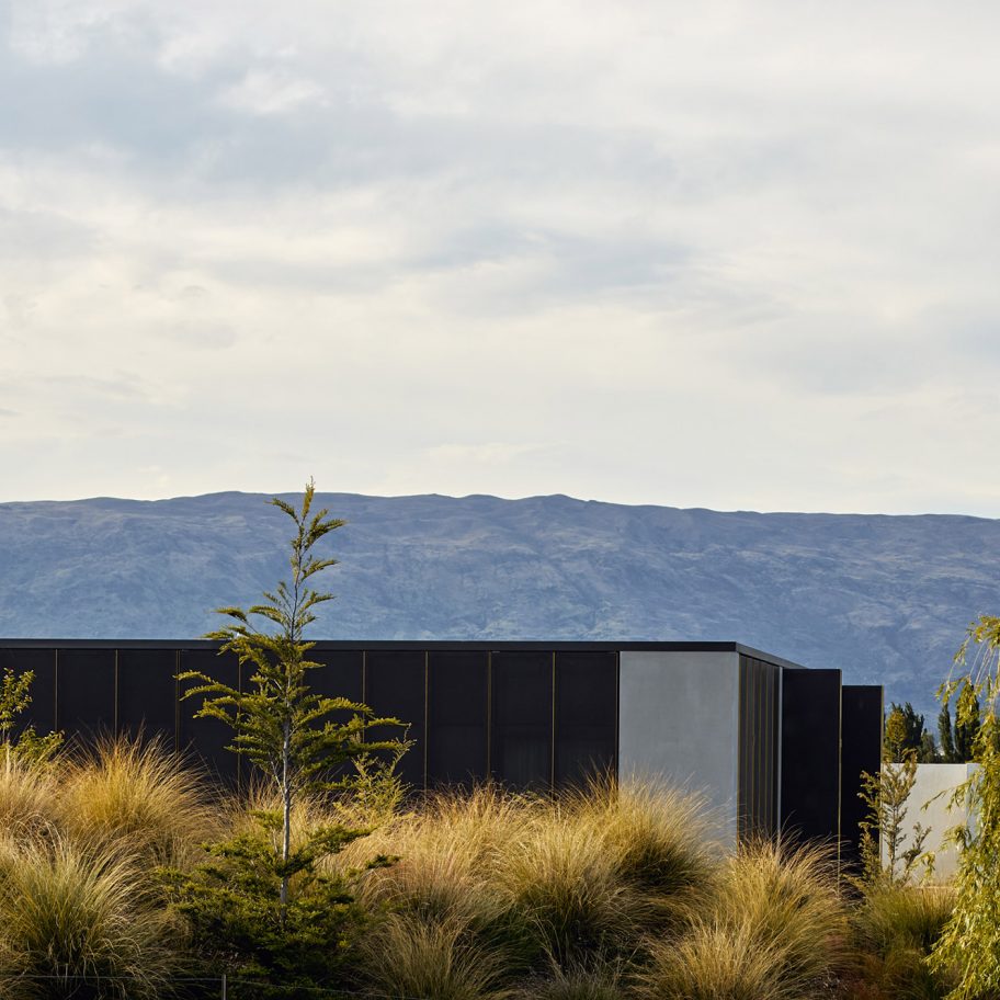 Te Pakeke house in Wanaka, New Zealand designed by Fearon Hay Architects