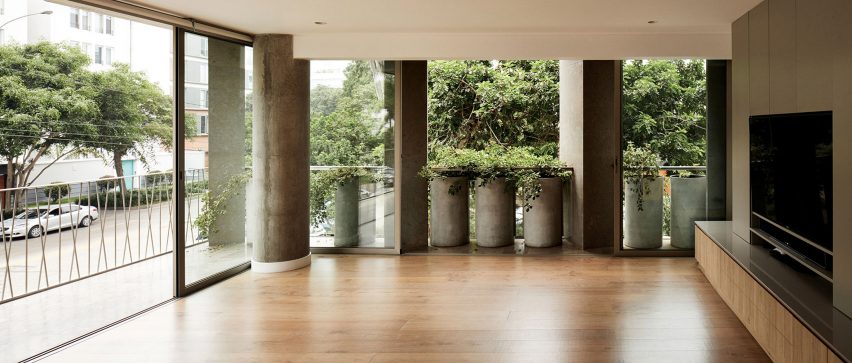 UN apartments by Barclay & Crousse