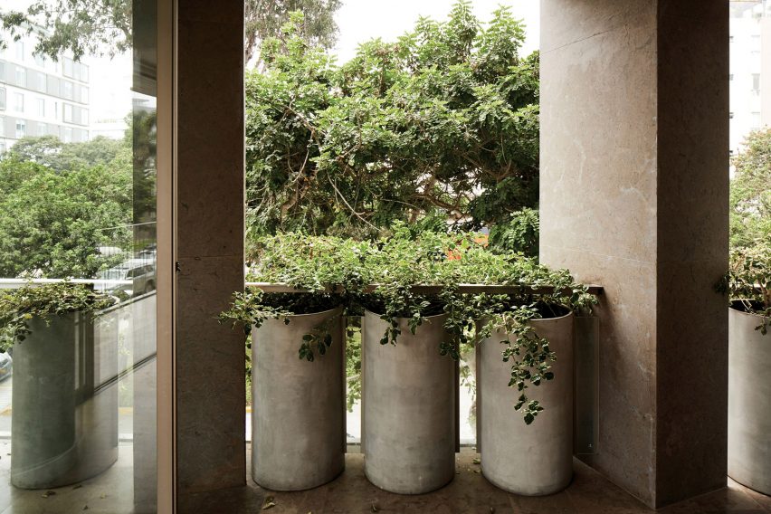 UN apartments by Barclay & Crousse