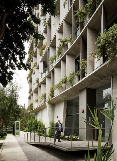UN apartments by Barclay & Crousse