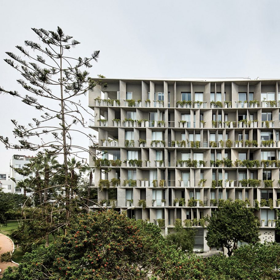 UN apartments by Barclay & Crousse