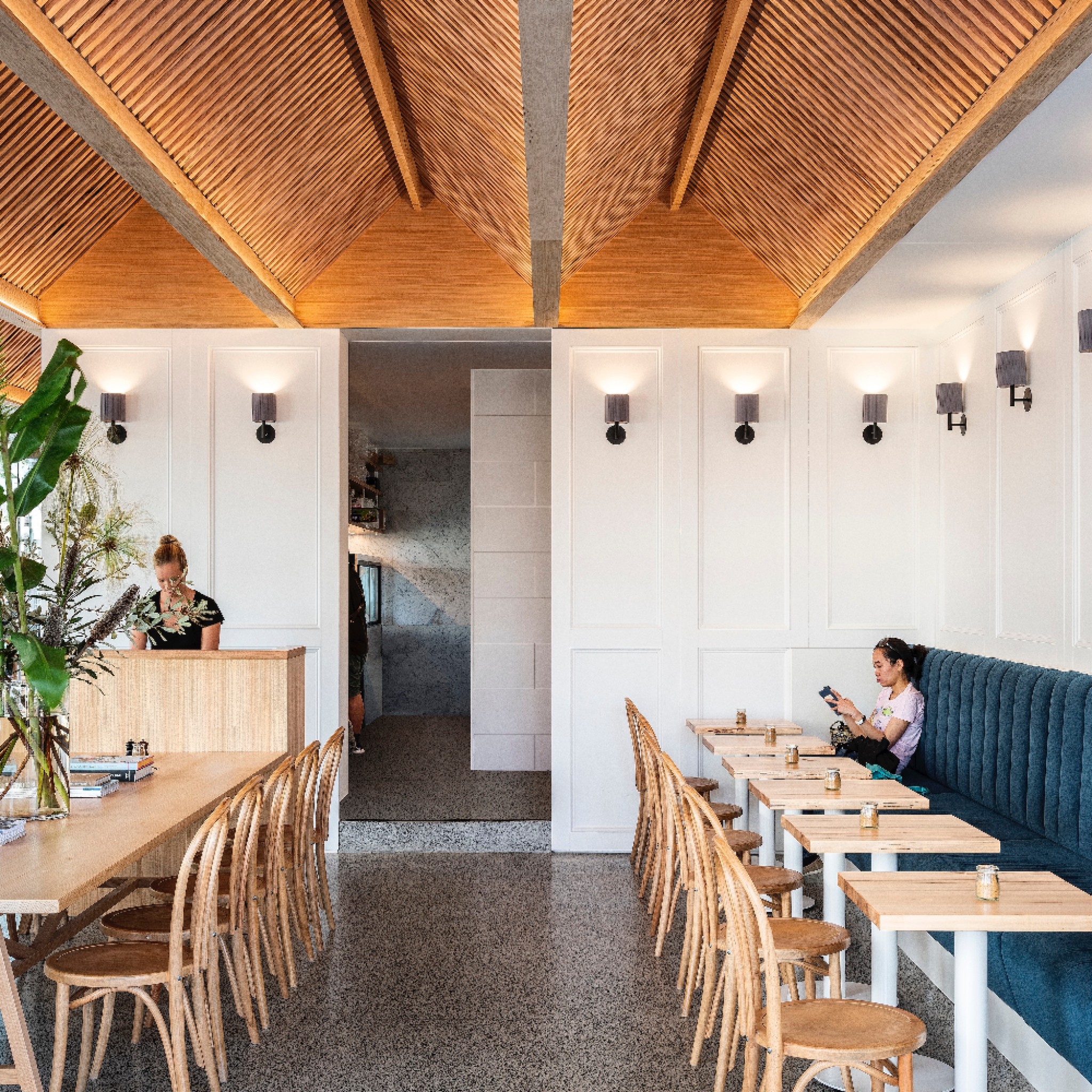 Cafe McKenzie by Brewer Architects