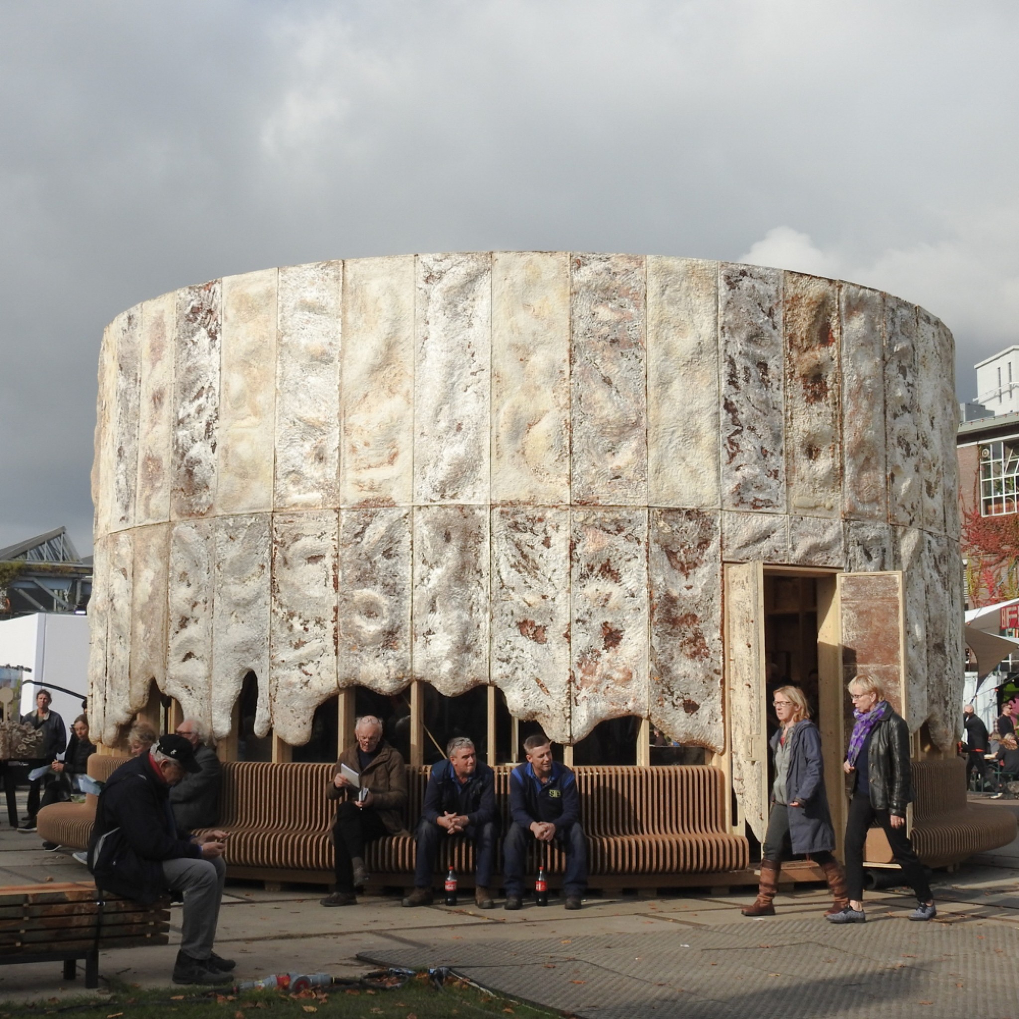 The Growing Pavilion by Company New Heroes