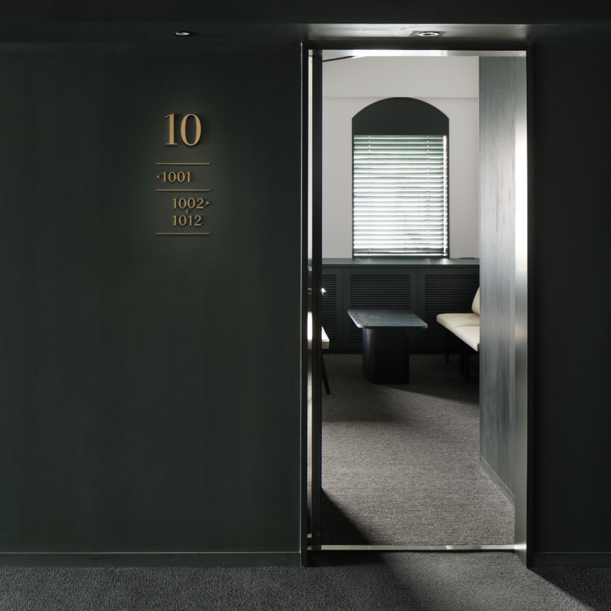 DDD Hotel by Case-Real