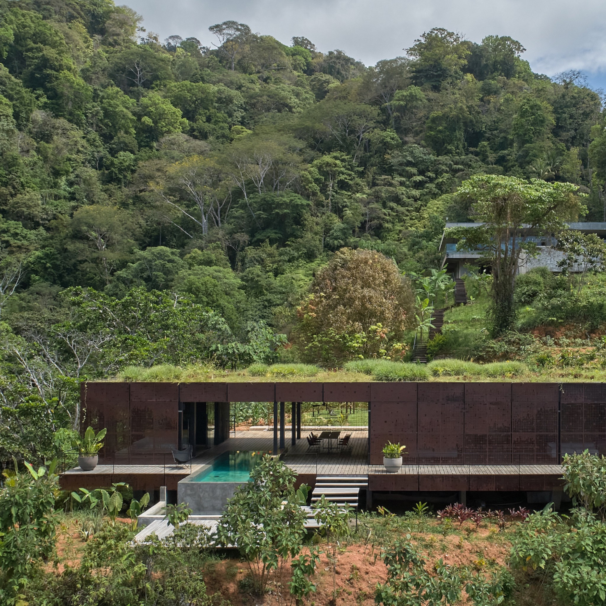 Atelier Villa by Formafatal