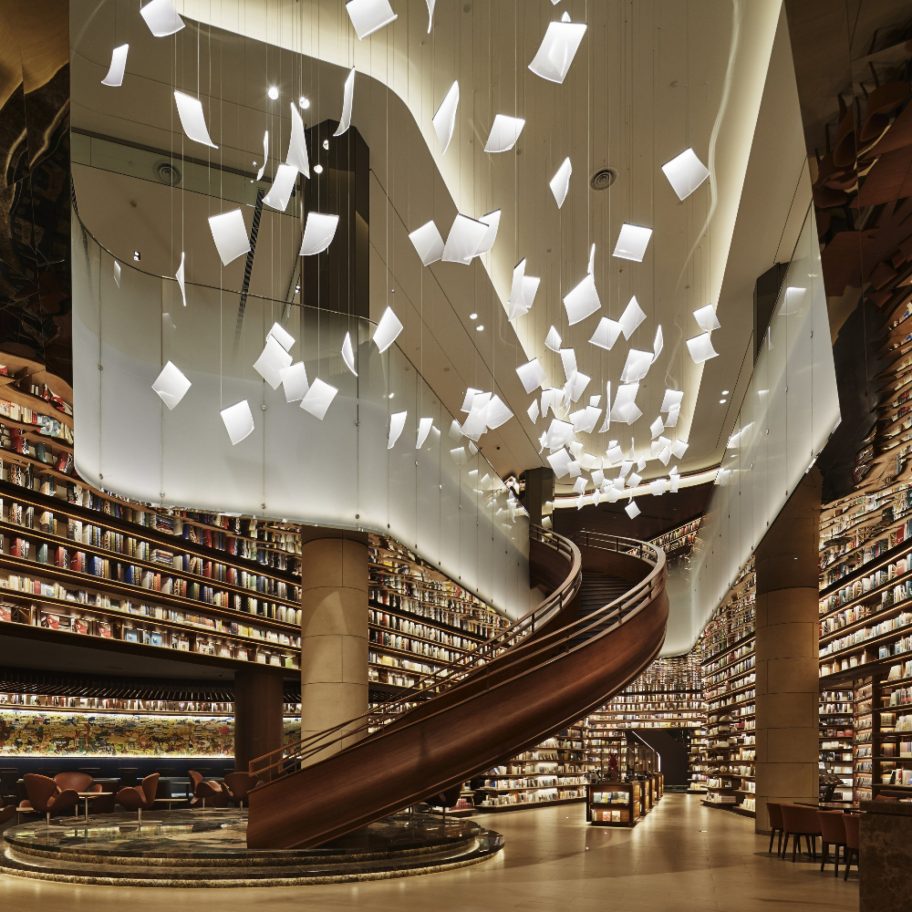YJY Maike Centre Flagship Store