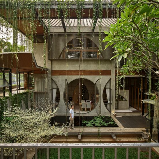 RAW architecture