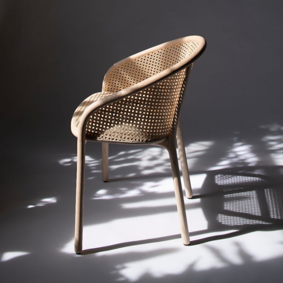 LATIS in natural ash with vienna straw