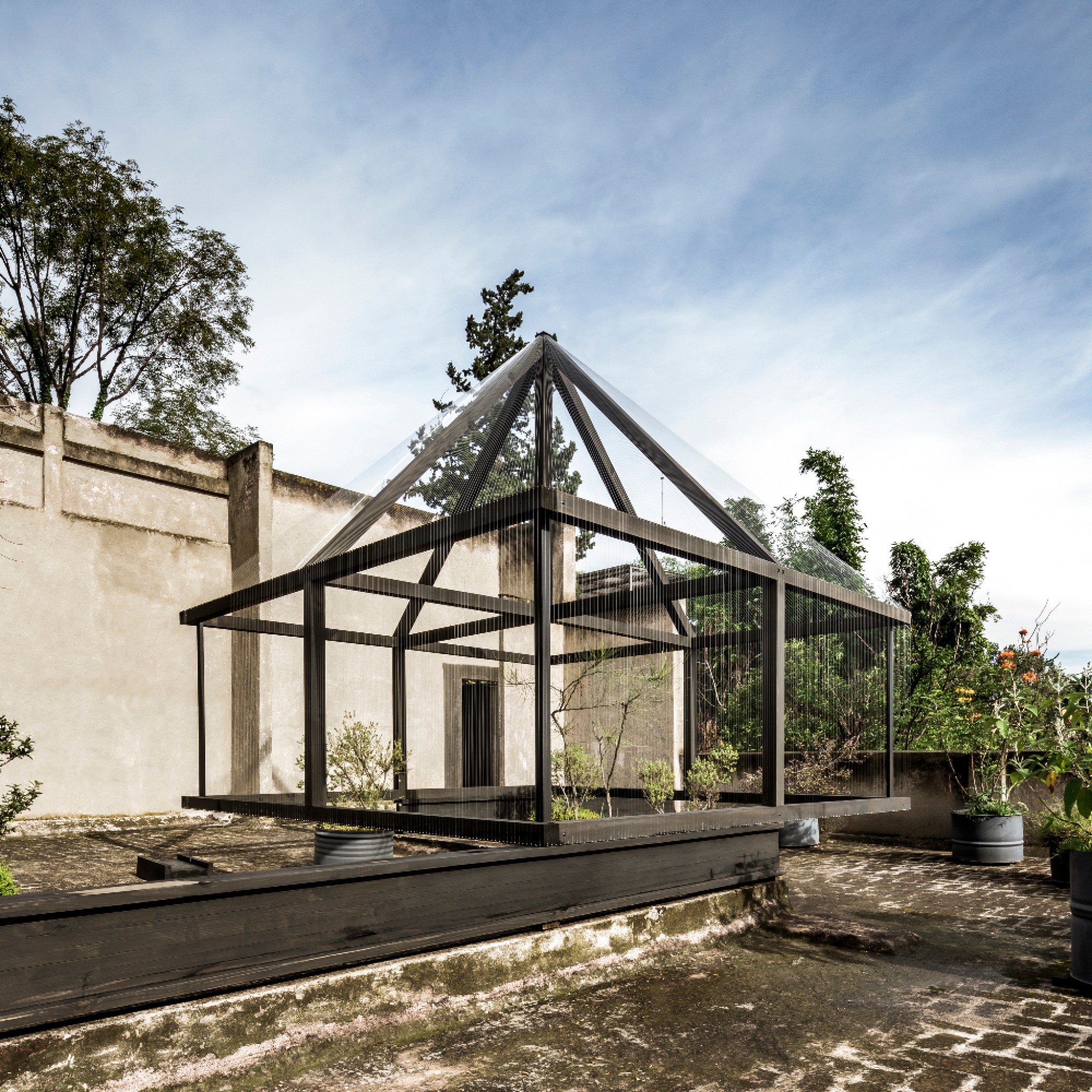 Originally designed for a site 3,000 miles away, the chapel “remembers forward” to serve as an homage to Barragán.