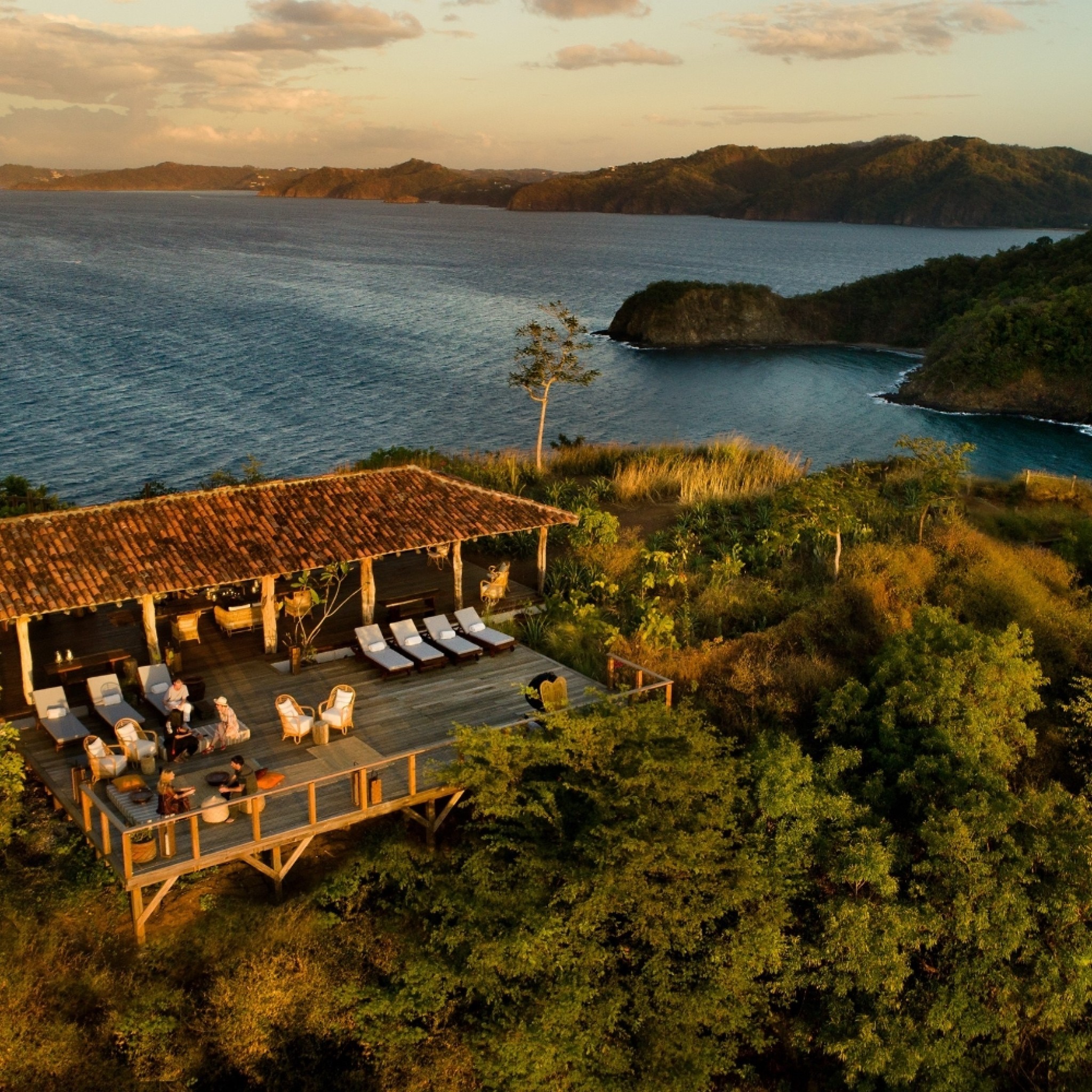 Kasiiya Papagayo by AW²