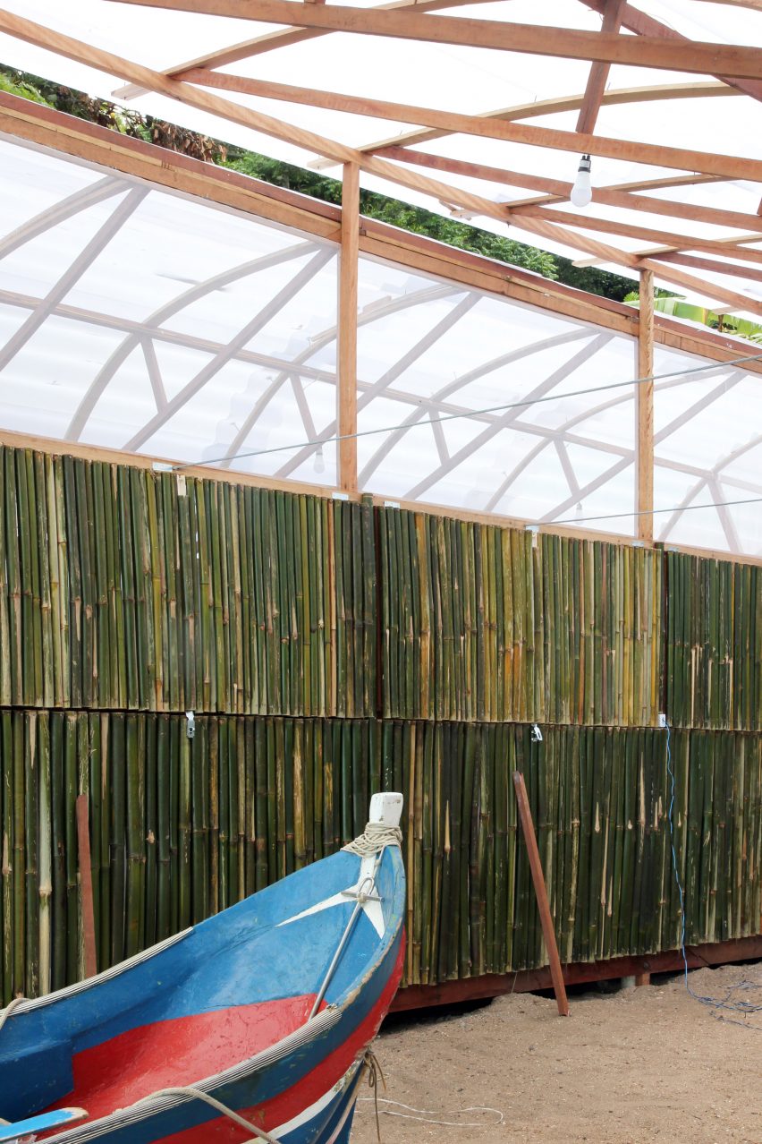 Beach Kiosk and Boat Refuge by Estudio Flume