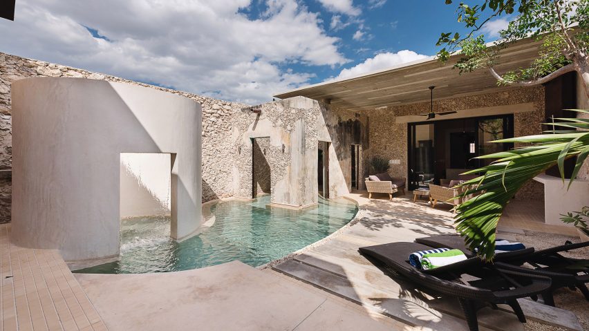 swimming polls: Casa Xólotl by Punto Arquitectónico