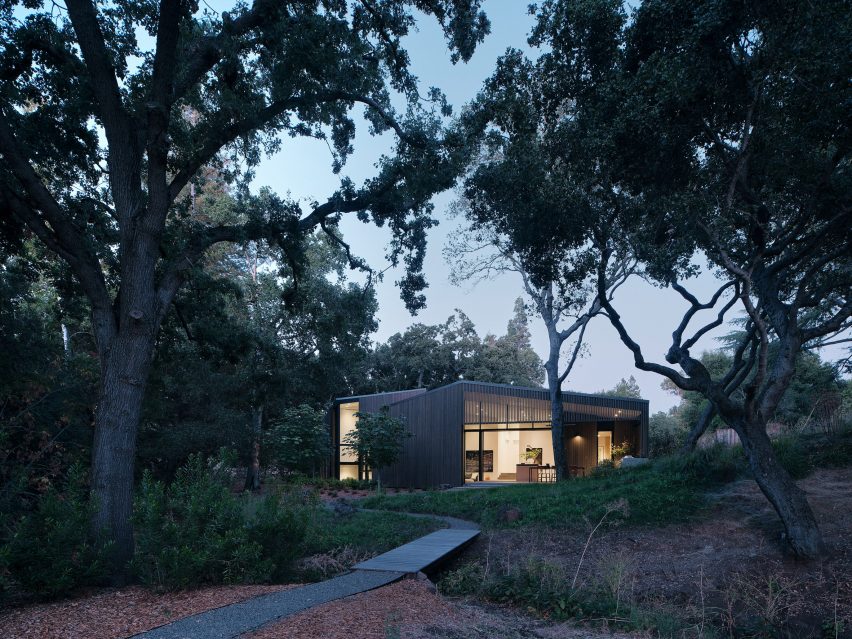 Dawnridge House by Field Architecture
