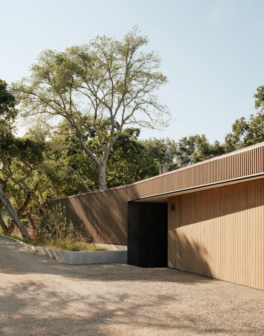 Dawnridge House by Field Architecture