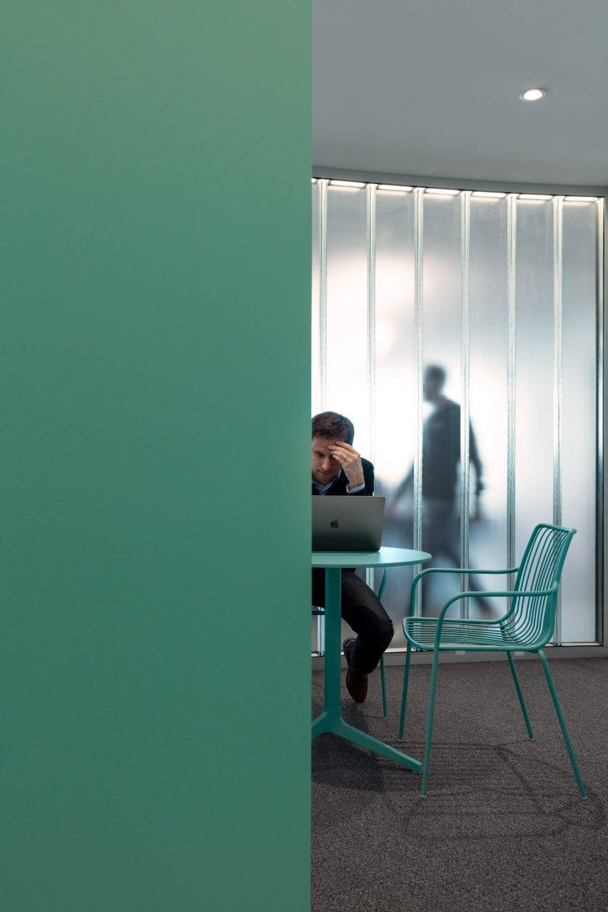 Flighthub Offices by ACDF Architecture