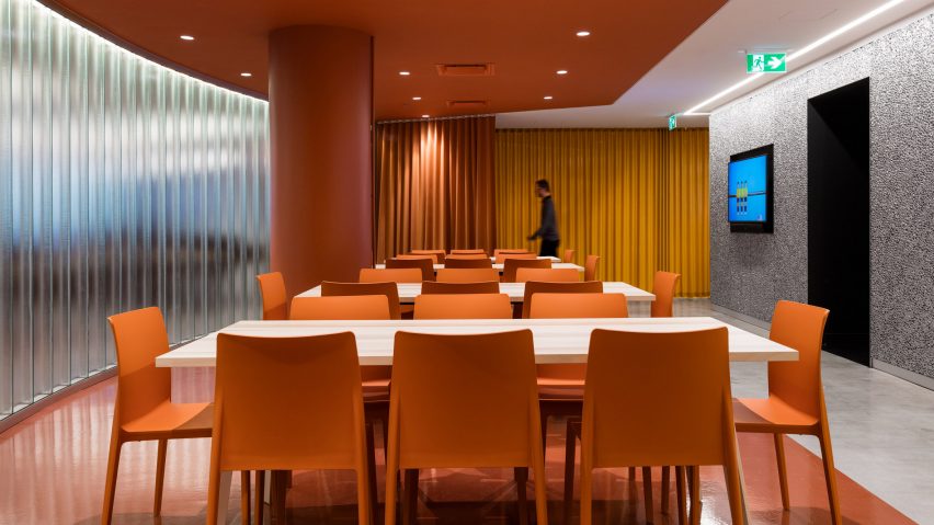 Flighthub Offices by ACDF Architecture