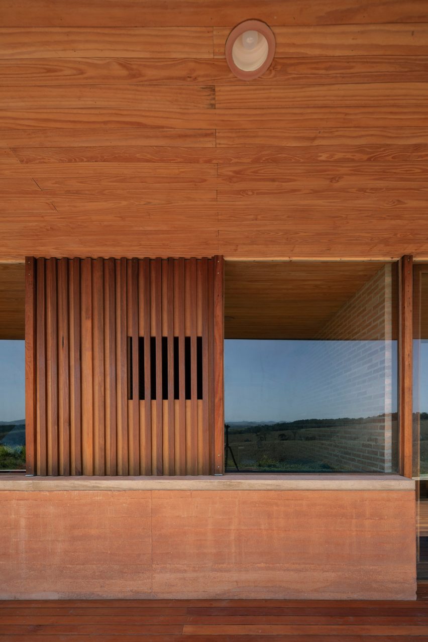 House in Cunha by Arquipelago