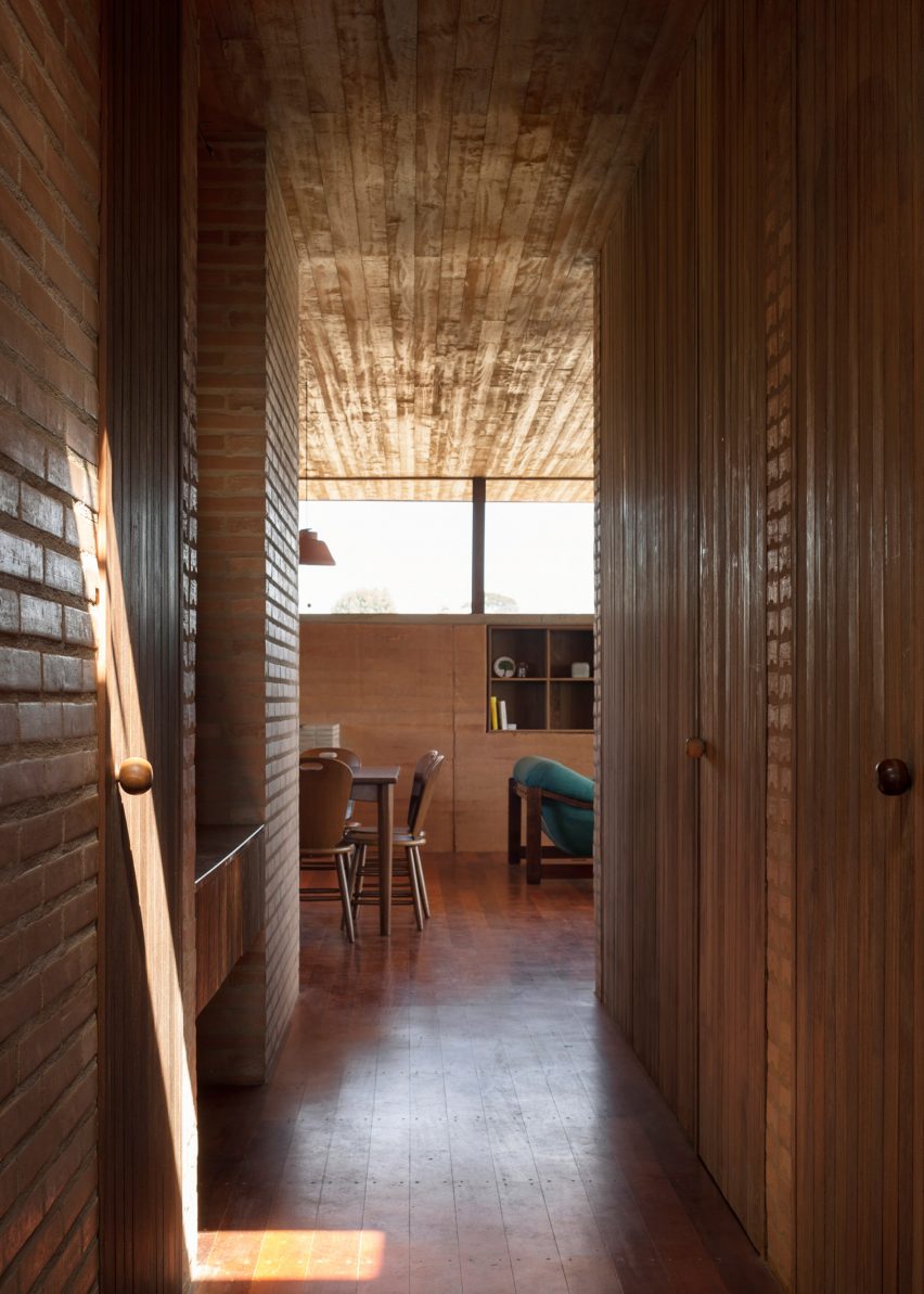 House in Cunha by Arquipelago