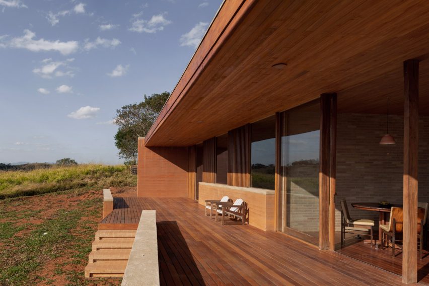 House in Cunha by Arquipelago