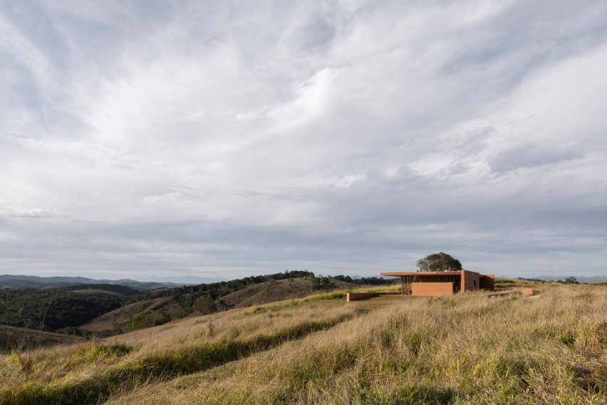 House in Cunha by Arquipelago