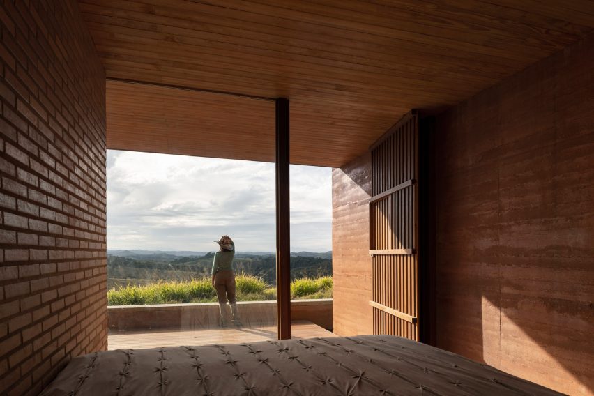 House in Cunha by Arquipelago