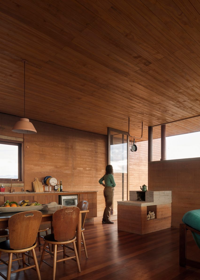 House in Cunha by Arquipelago