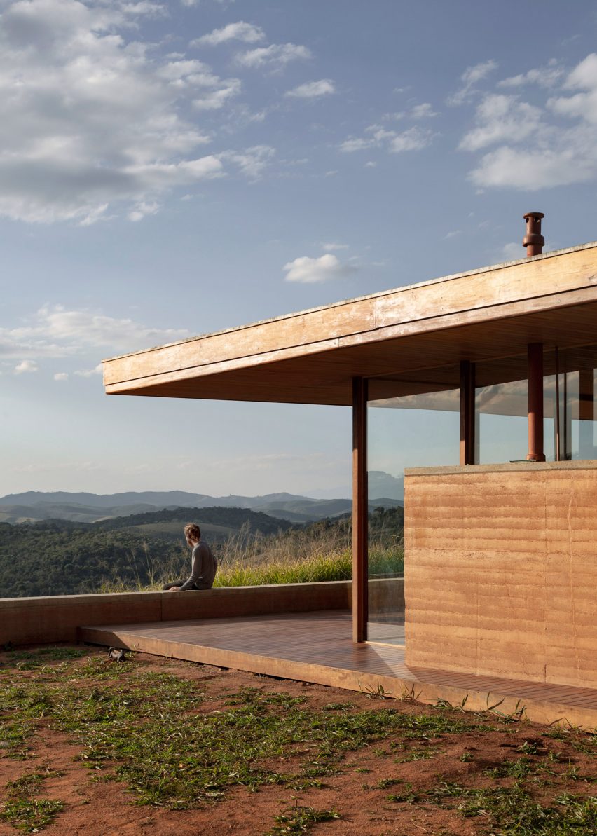 House in Cunha by Arquipelago