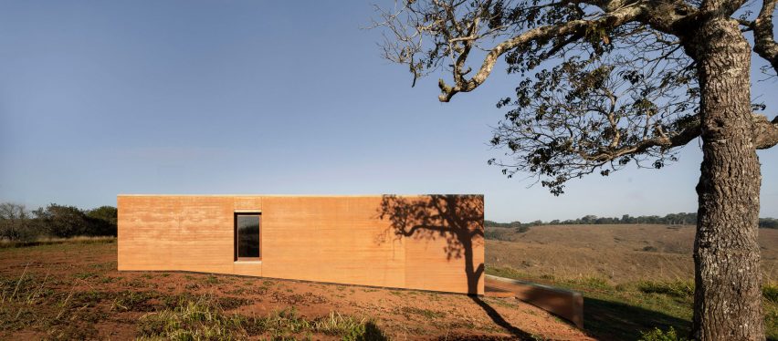 House in Cunha by Arquipelago
