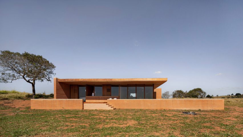 House in Cunha by Arquipelago