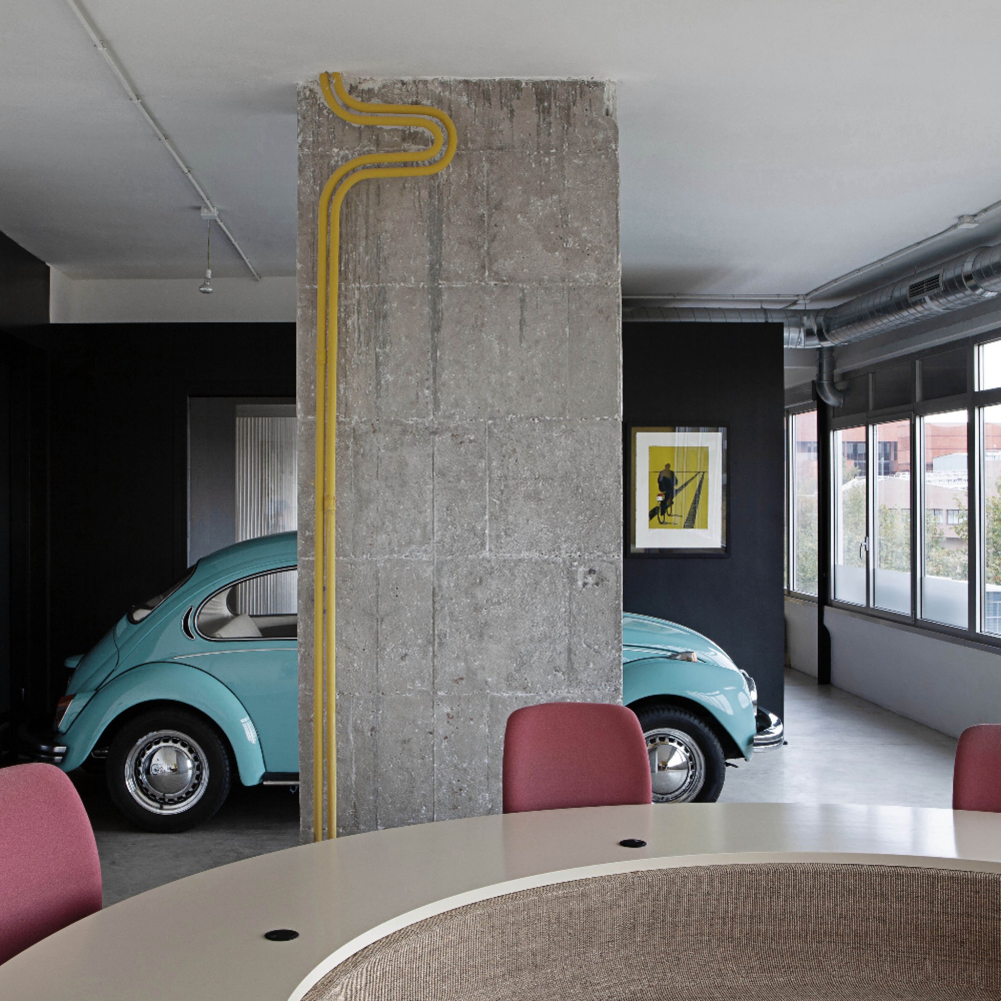 Geometrical Loft by Hornillos Atelier
