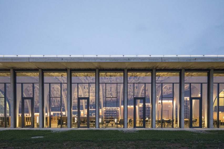 Lahofer Winery by Chybik + Kristof