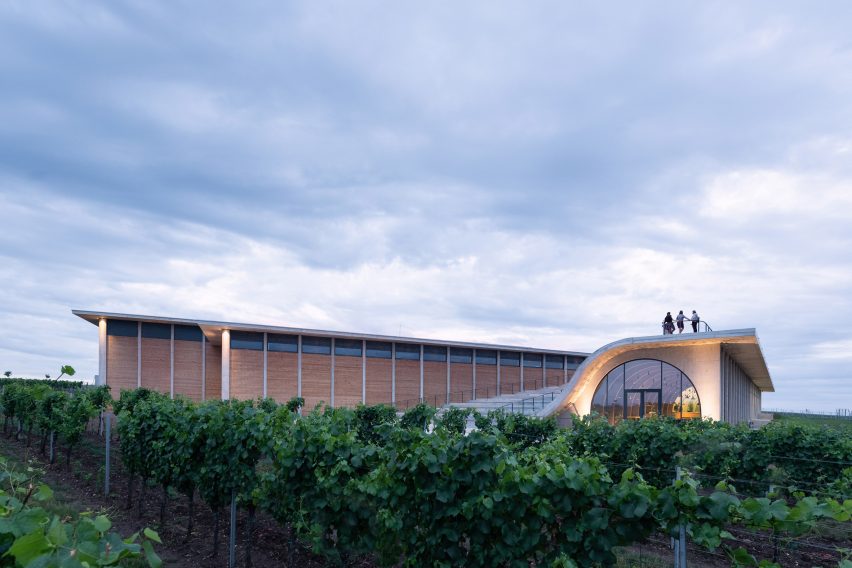Lahofer Winery by Chybik + Kristof