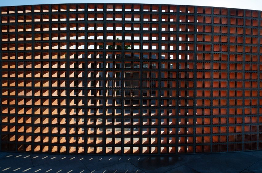 Lattice Detour by Hector Zamora
