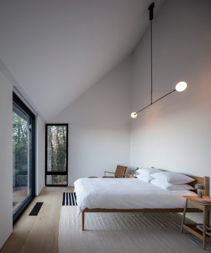 Ledge House by Desai Chia Architecture