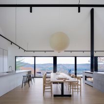 Ledge House by Desai Chia Architecture