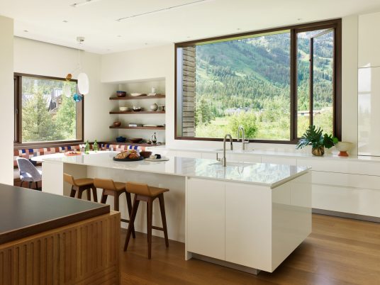 Lone Pine Residence by CLB Architects