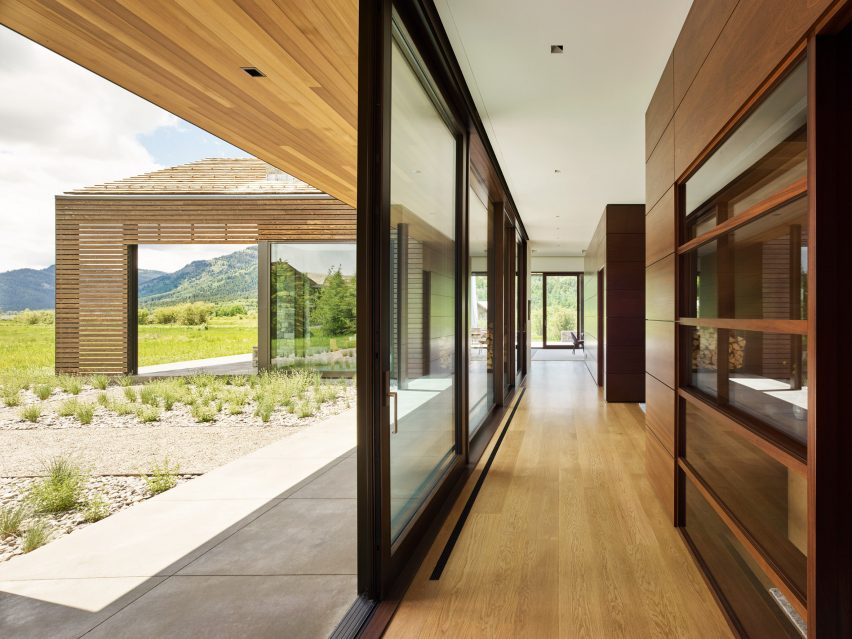 Lone Pine Residence by CLB Architects