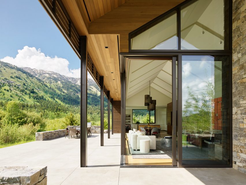 Lone Pine Residence by CLB Architects