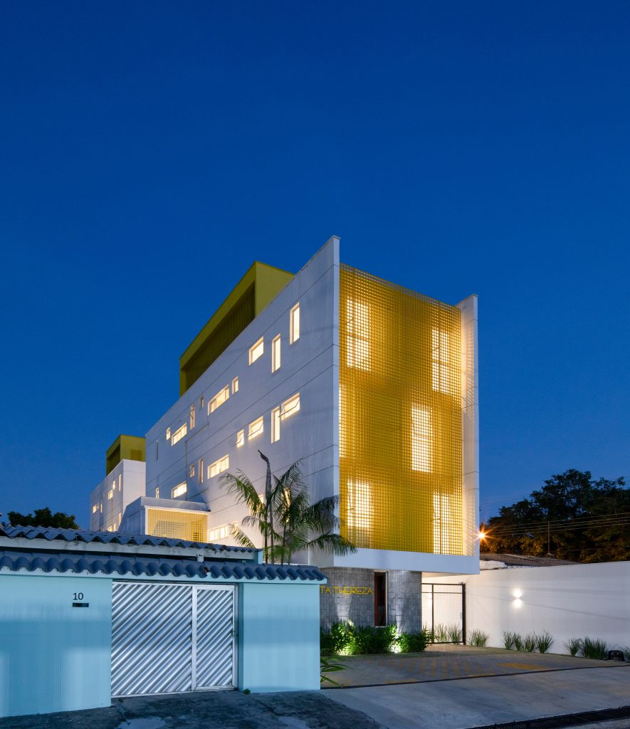 Manga Vila Santa Thereza by Laurent Troost Architectures