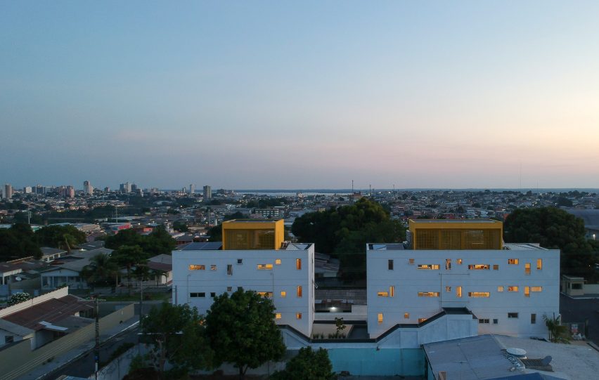 Manga Vila Santa Thereza by Laurent Troost Architectures