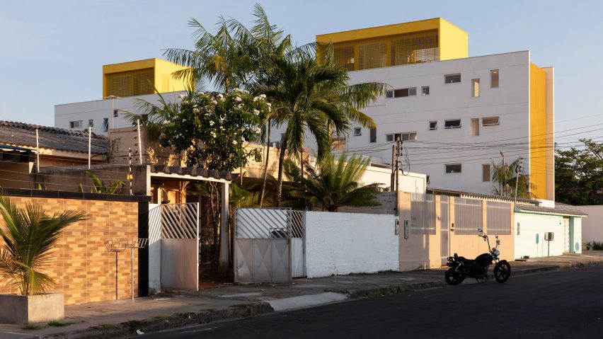 Manga Vila Santa Thereza by Laurent Troost Architectures
