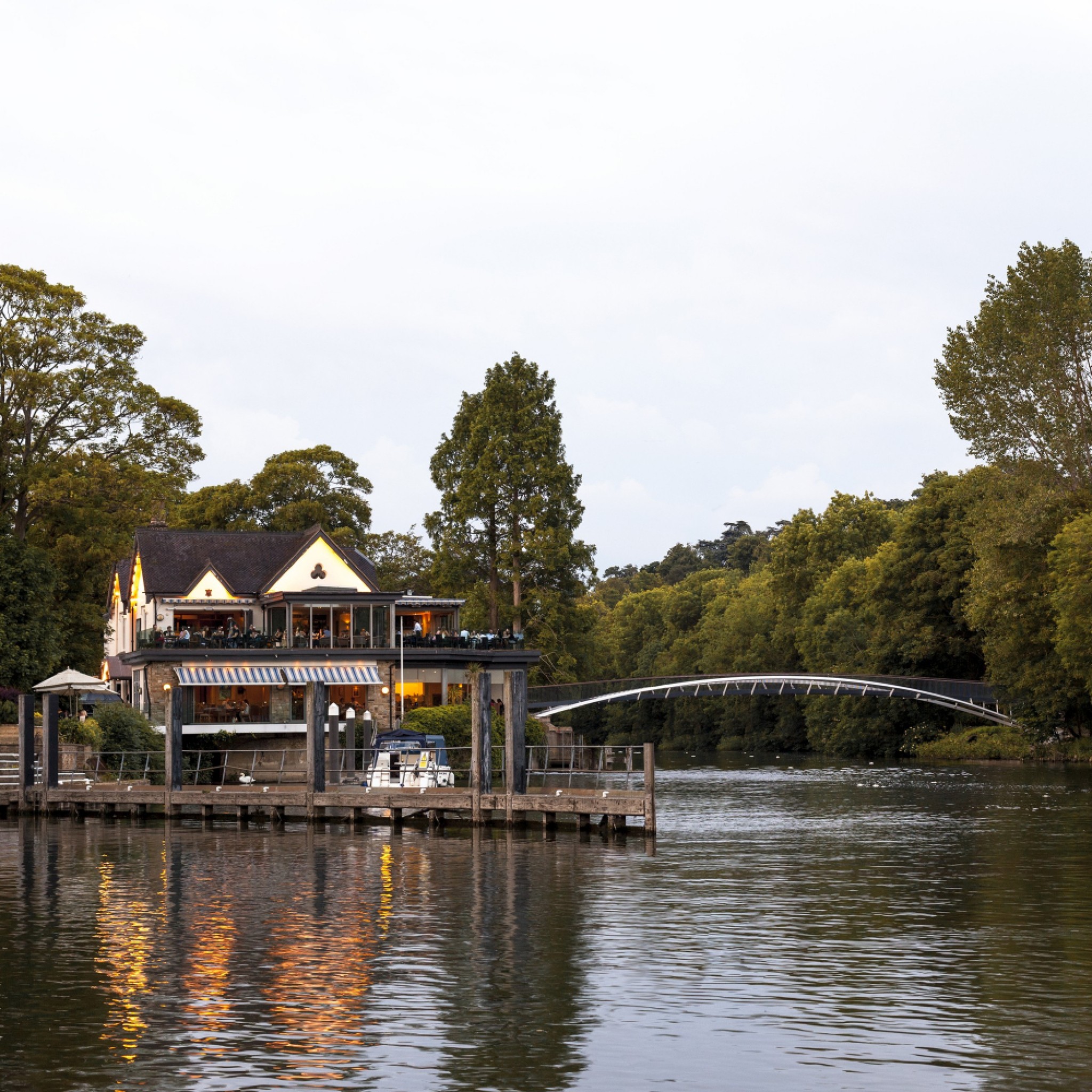 Thames Footbridge Taplow by Knight Architects