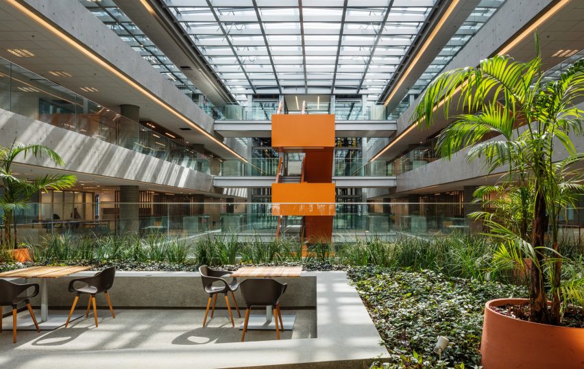 Natura Headquarters by Dal Pian Arquitetos