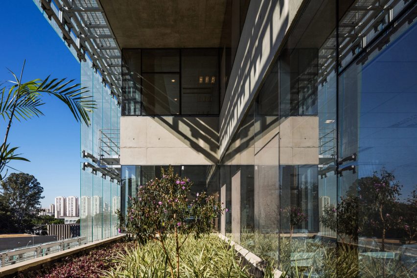 Natura Headquarters by Dal Pian Arquitetos