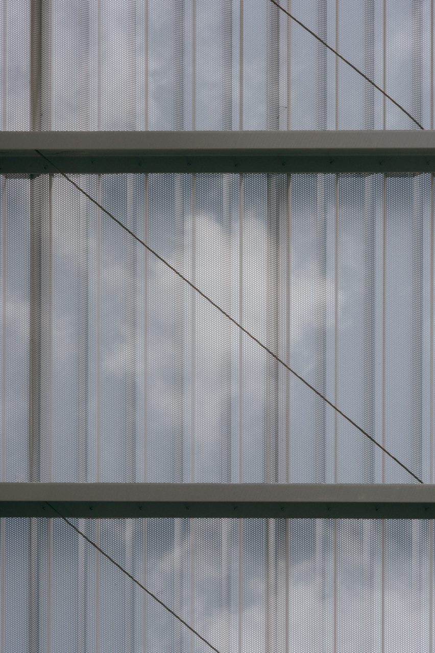 North Greenwich Sculptural Screen by Neiheiser Argyros