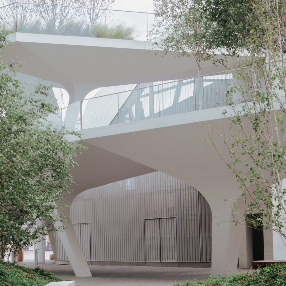 North Greenwich Sculptural Screen by Neiheiser Argyros