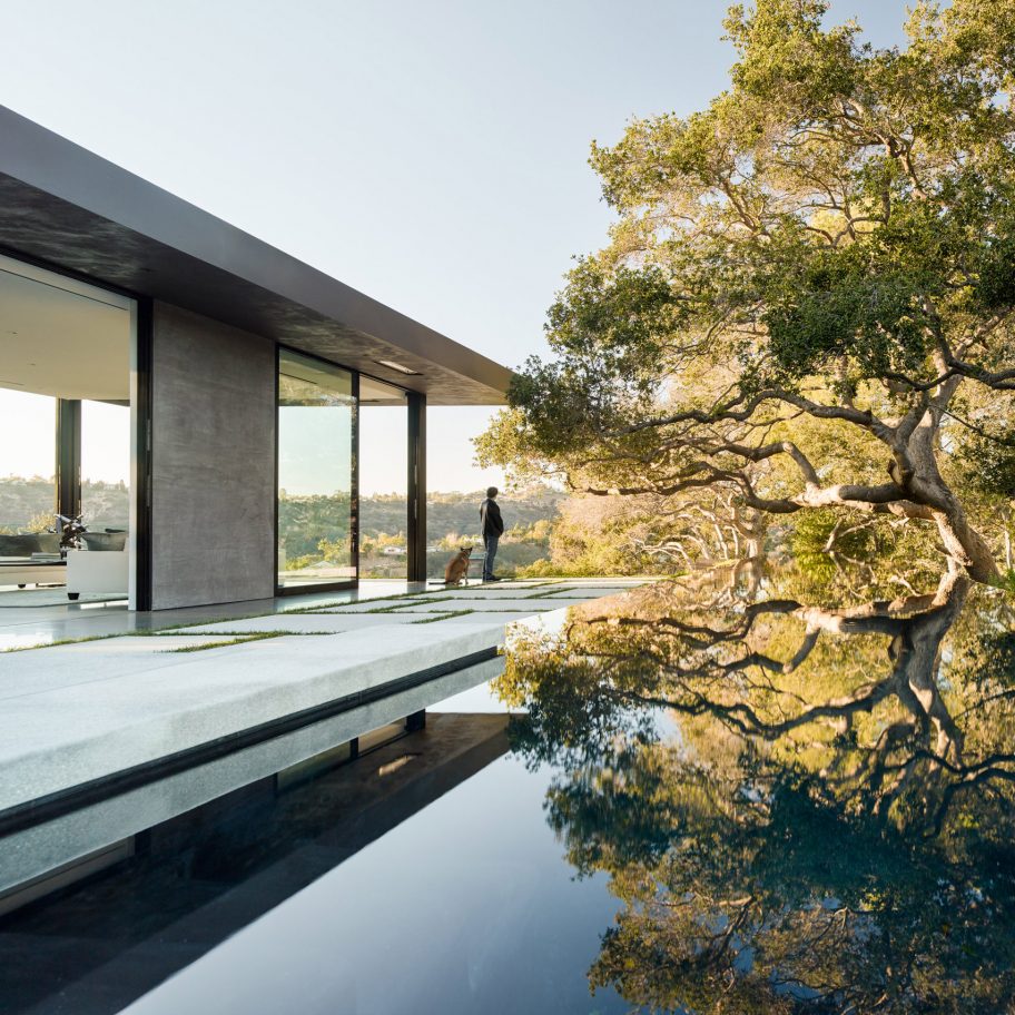 Oak Pass House, USA, by Walker Workshop