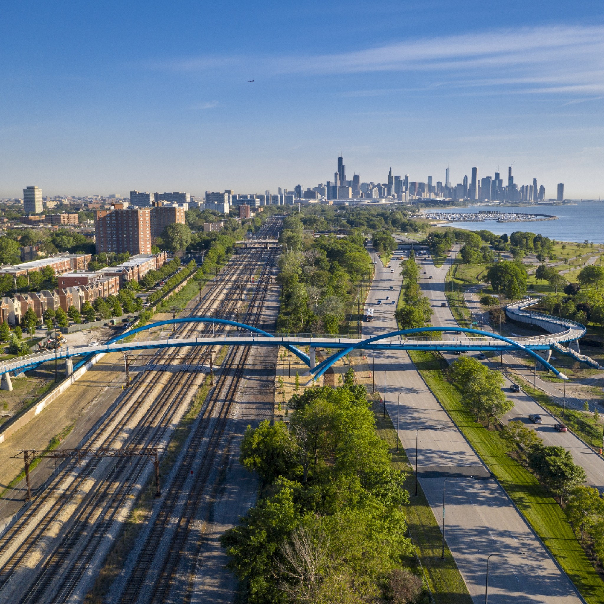 41st Street Steel Arch Pedestrian Bridge by AECOM
